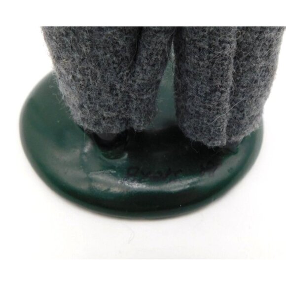 Vintage Byers Choice Carolers Boy with Sheet Music 1988 Red Jacket Plaid Scarf - Picture 5 of 7